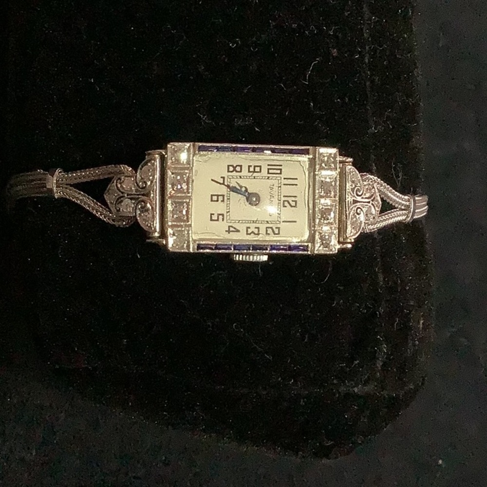 Vintage Tavannes 18 kt White gold Art Deco Diamond and sapphire Watch